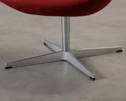 Fritz Hansen Swan 3220 fåtölj röd
