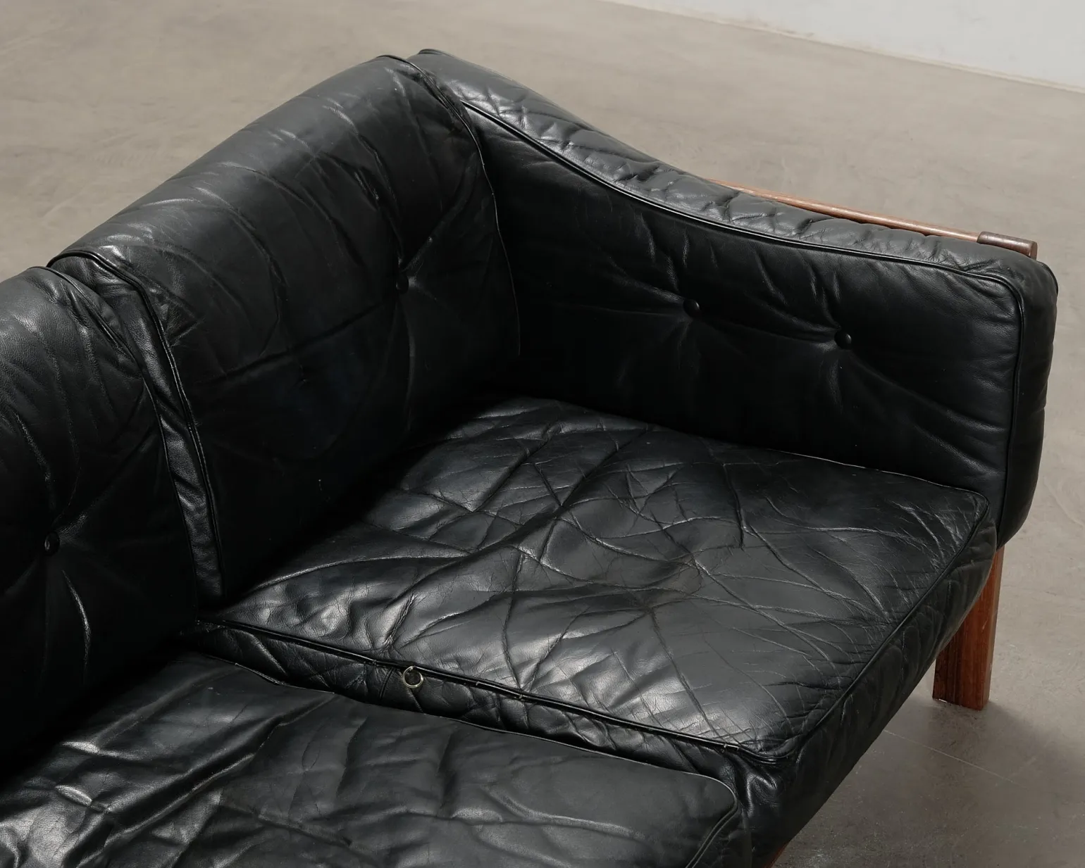 Futura Möbler Monte Carlo 3-sits vintage soffa svart läder
