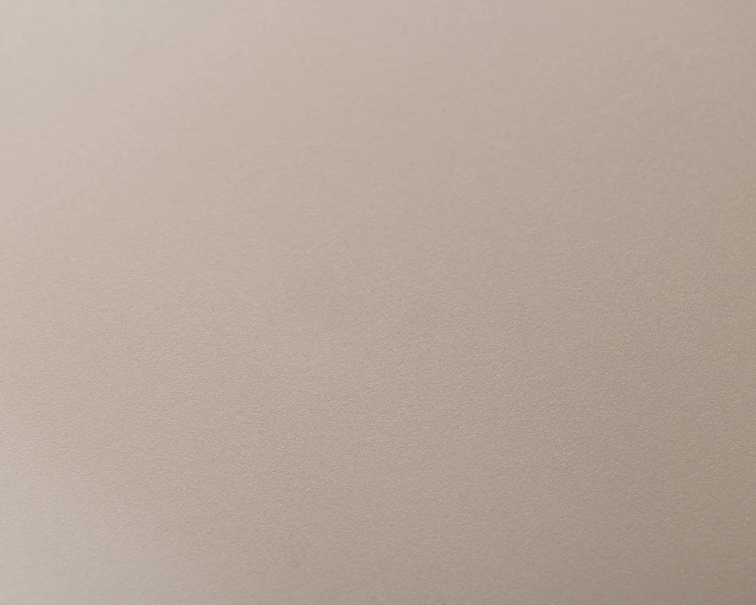 GUBI Beetle-stol beige / rökt ek