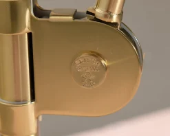 GUBI Bestlite BL1 bordslampa mässing / benporslin