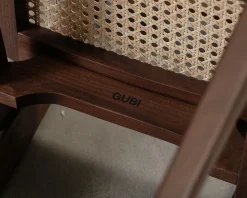 Gubi C-chair valnöt / rotting
