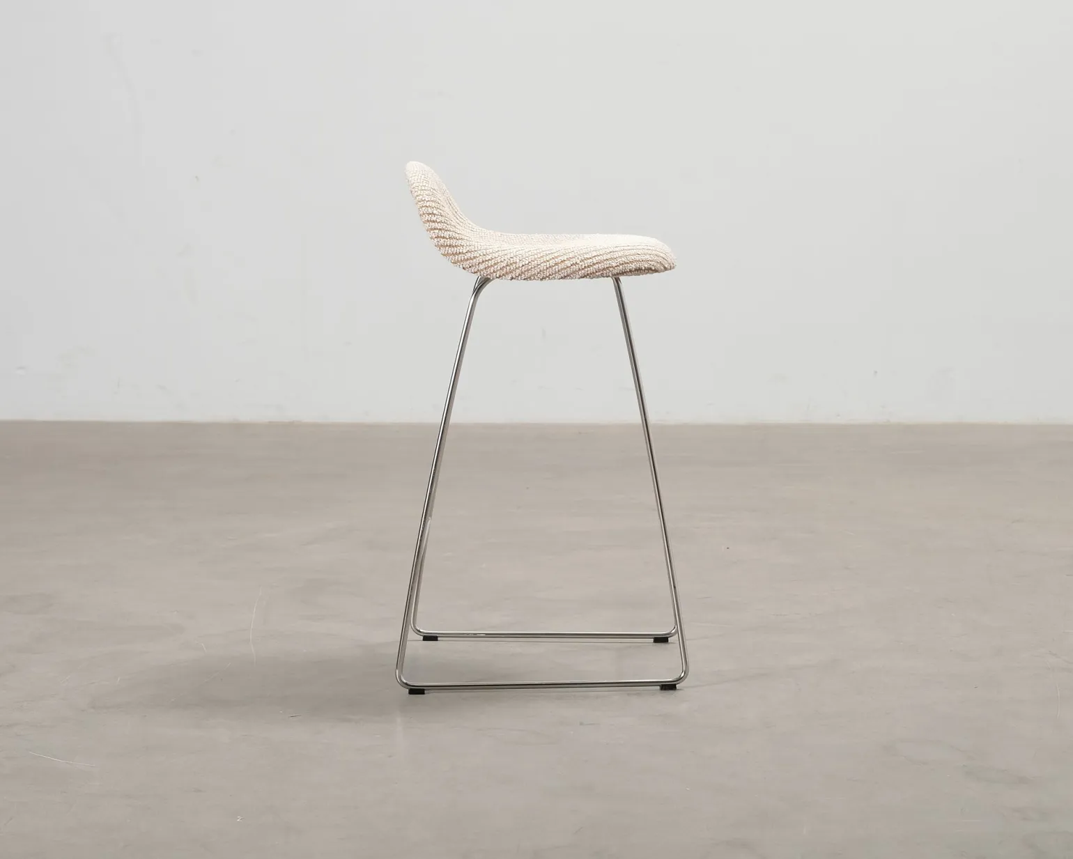 GUBI 3D barstol beige