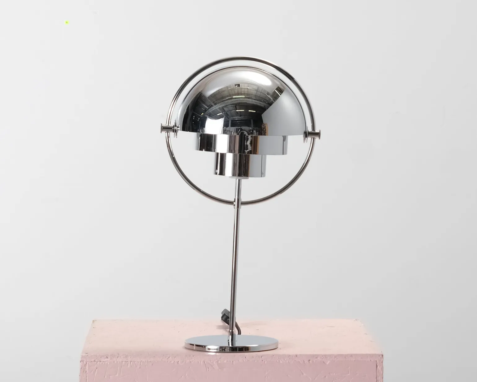 Gubi Multi-Lite bordslampa krom