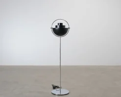 Gubi Multi-Lite golvlampa svart / krom