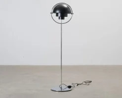 Gubi Multi-Lite golvlampa svart / krom