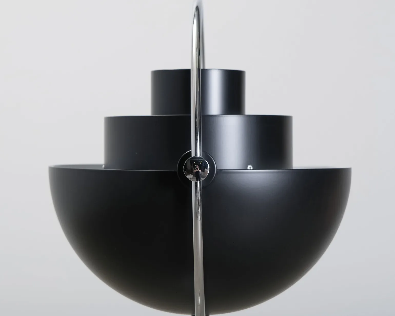 Gubi Multi-Lite golvlampa svart / krom