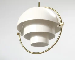 Gubi Multi-Lite pendellampa ø 25,5 cm vit / mässing