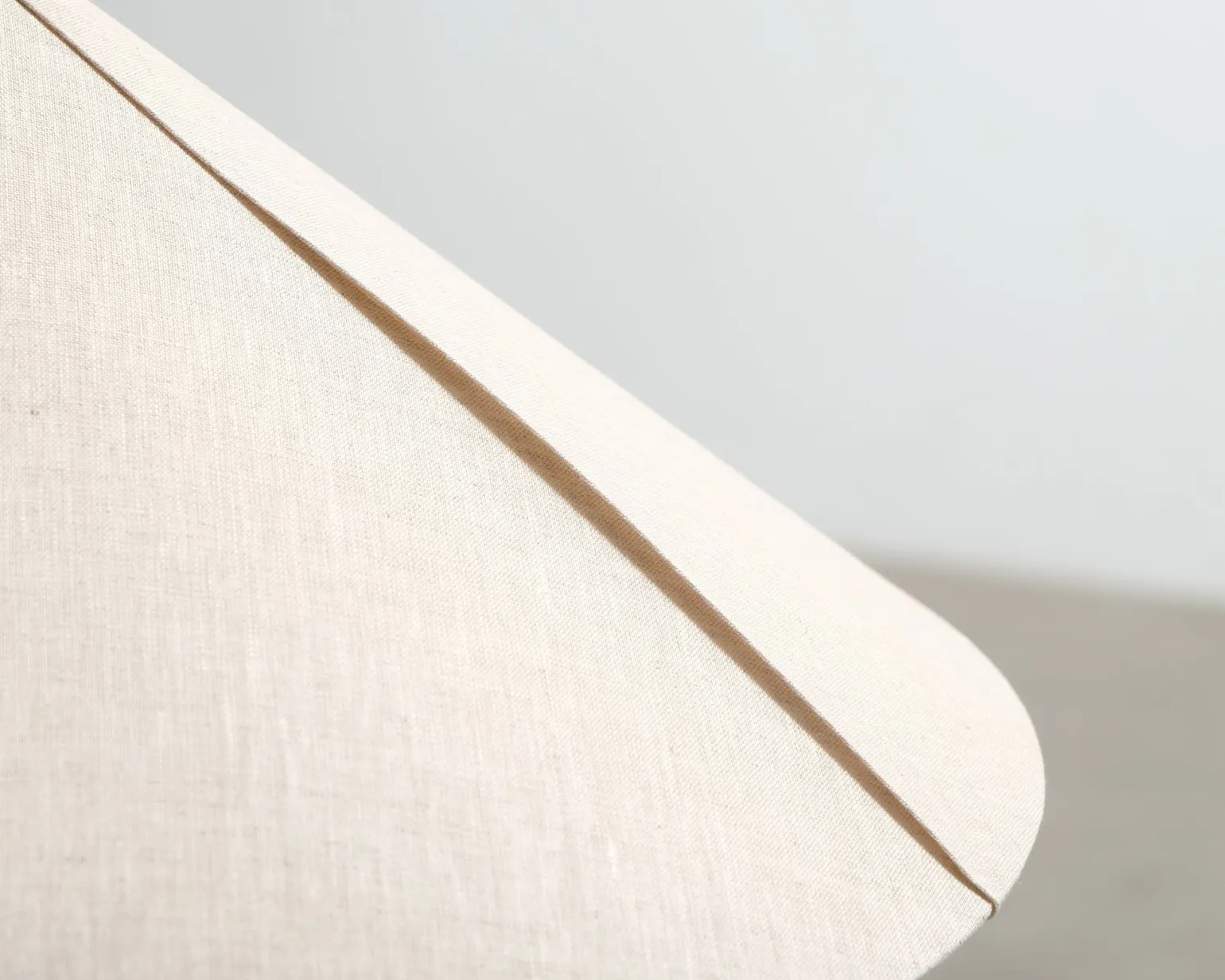 Gubi 1967 pendellampa mässing / canvas