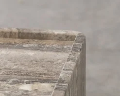 Gubi Pietra sivupöytä travertiini