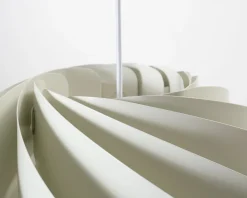 GUBI Turbo pendellampa ø 62 cm vit