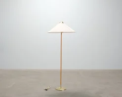 GUBI Tynell 9602 golvlampa canvas / mässing