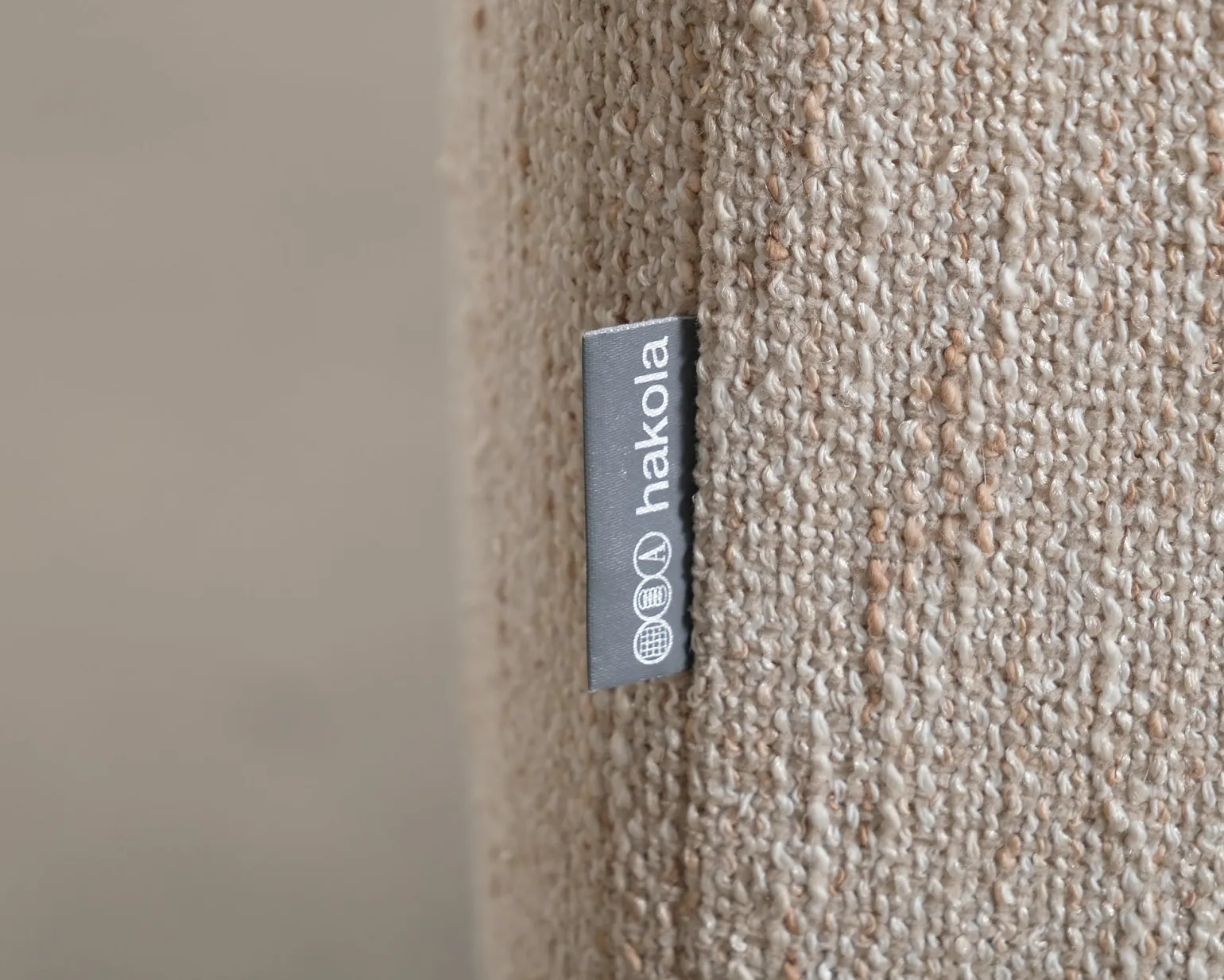 Hakola fåtölj beige