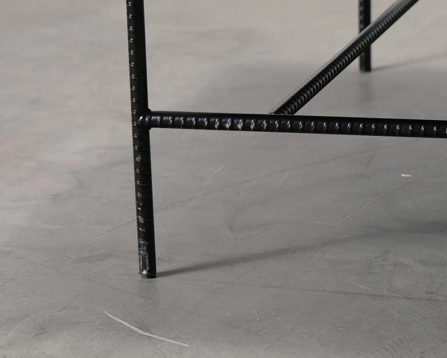 HAY Rebar soffbord svart marmor