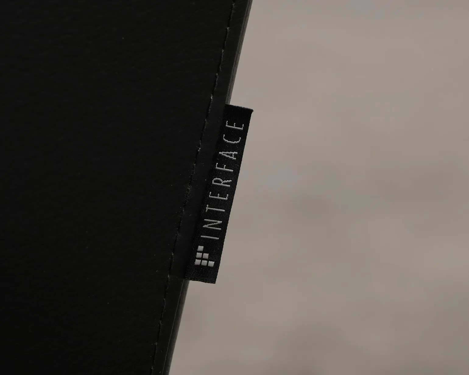 Interface Zip fåtölj svart läder