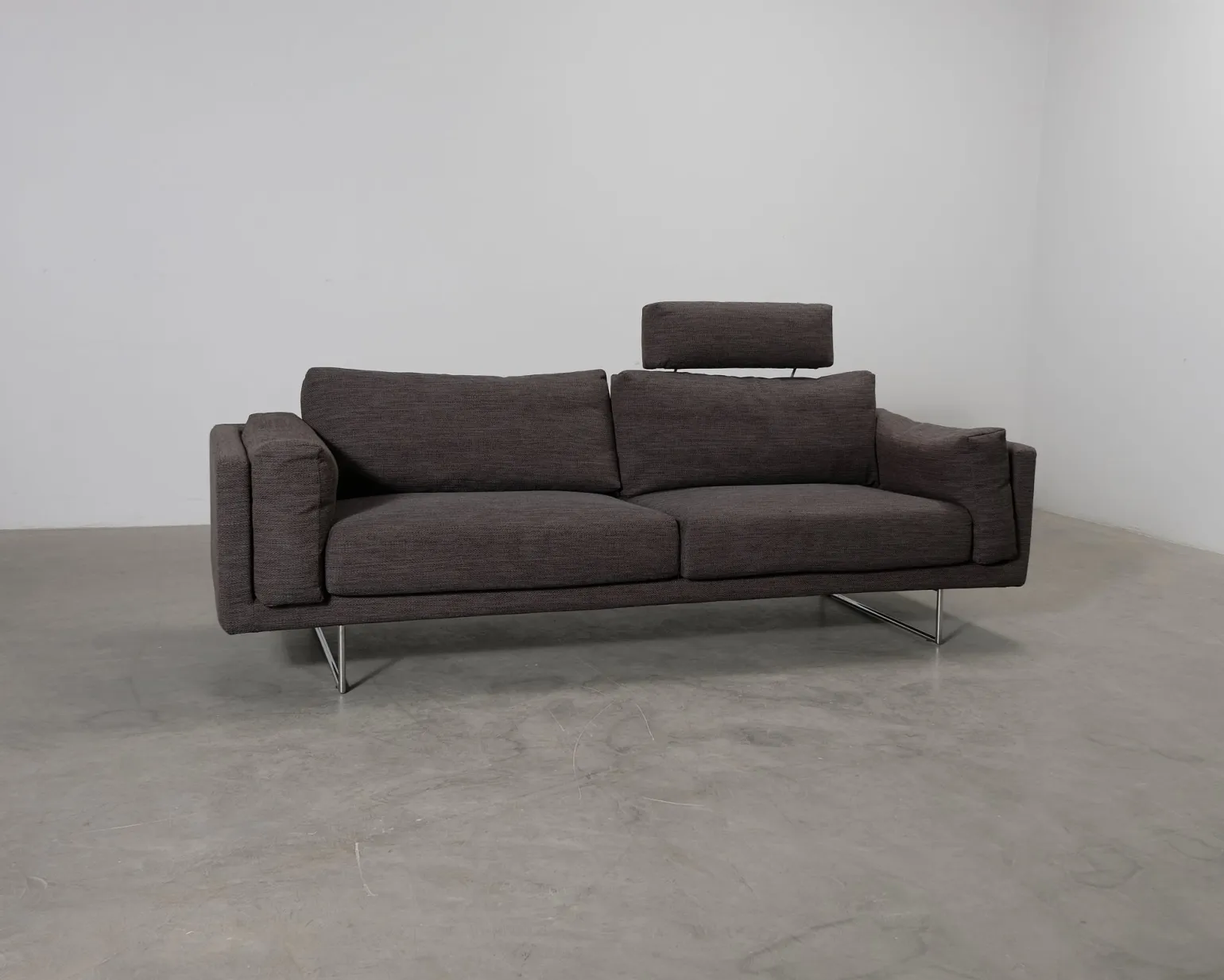 Ire Möbel Altero A 3-sits soffa brungrå