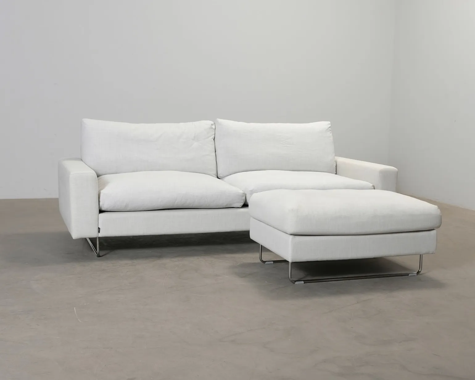 Isku Free 2,5-sits soffa med fotpall