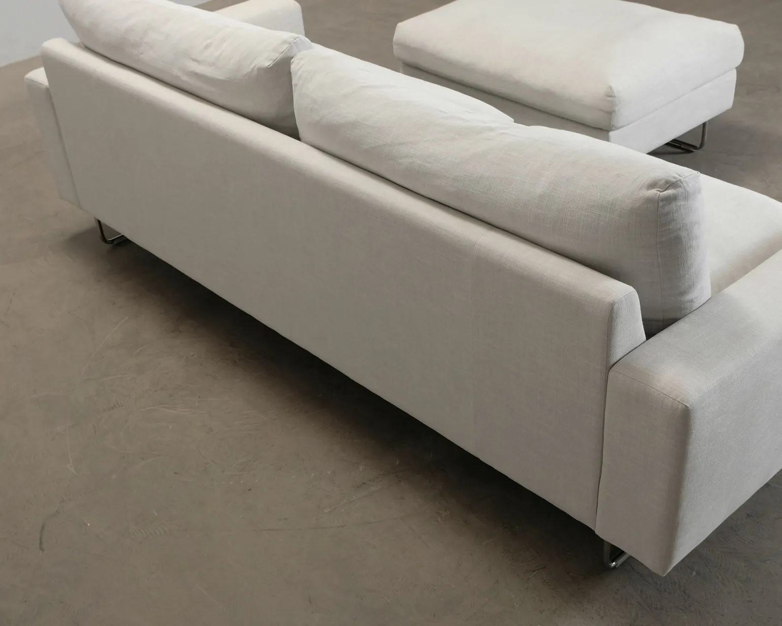 Isku Free 2,5-sits soffa med fotpall