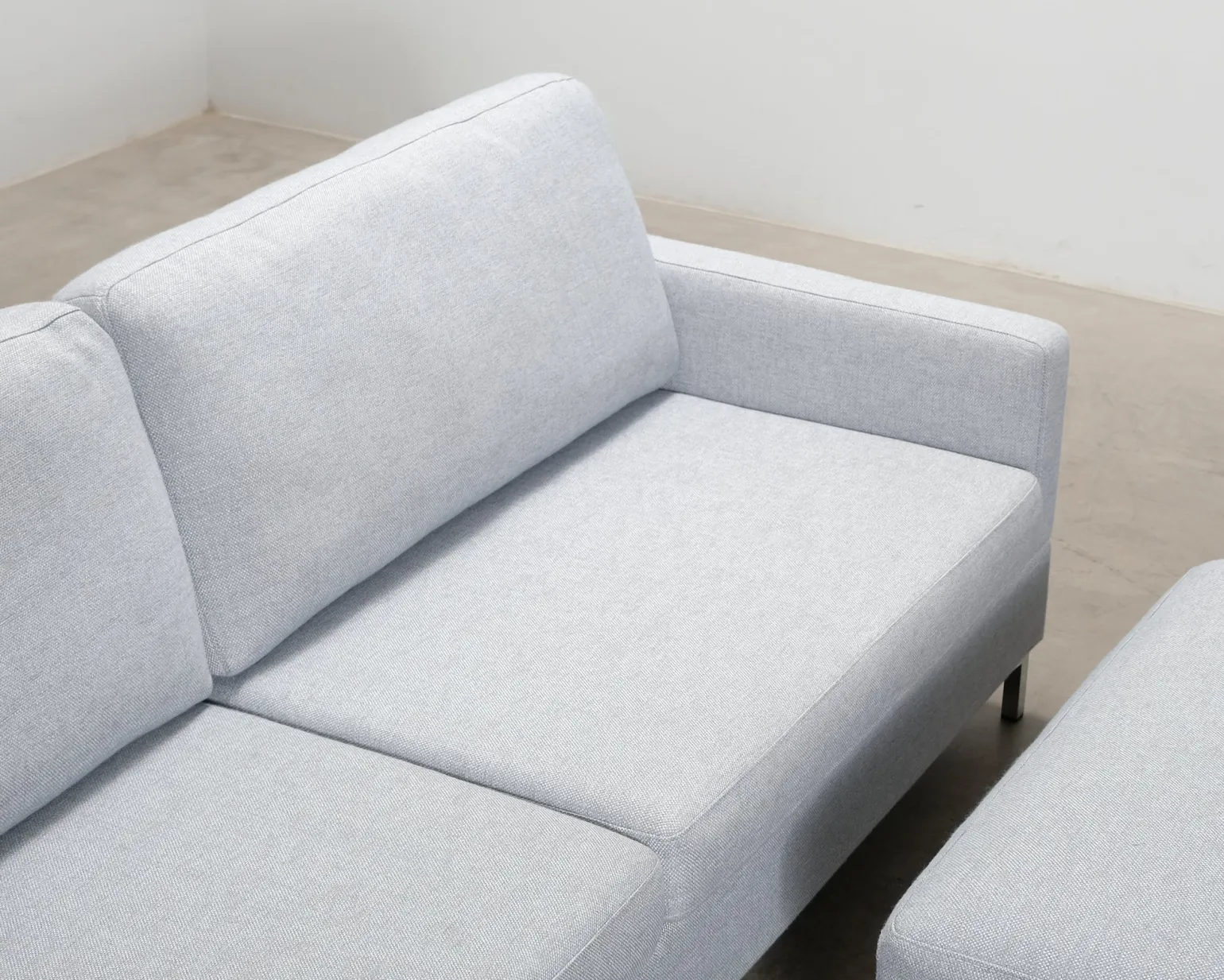 Isku 2,5-sits soffa med fotpall grå