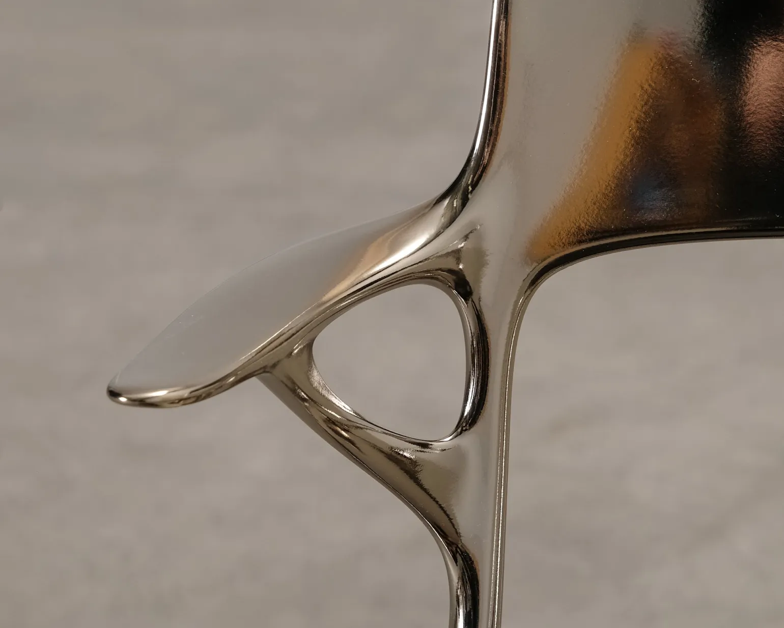 Kartell A.I. Metal stol brons