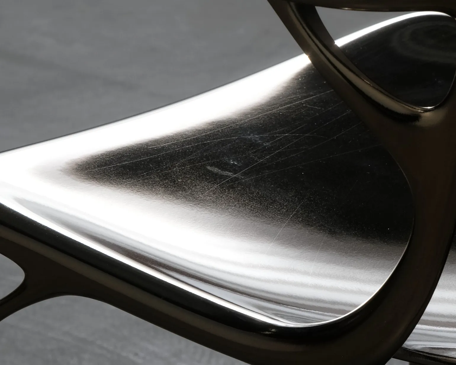 Kartell A.I. Metal stol brons
