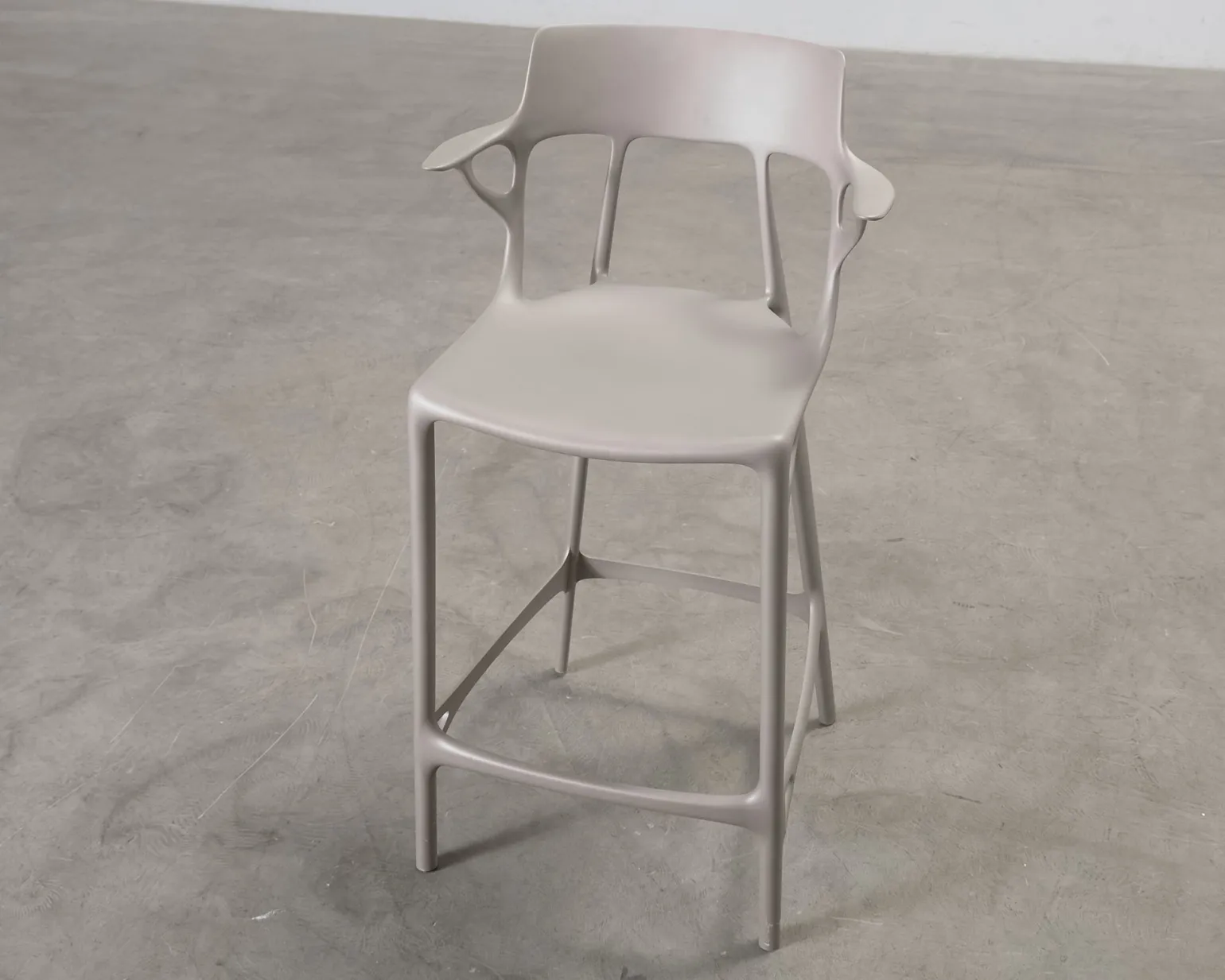 Kartell A.I. Recycled barstol grå