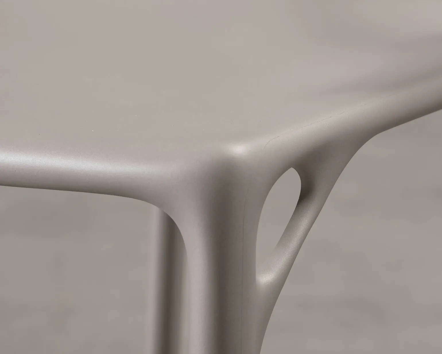 Kartell A.I. Recycled barstol grå