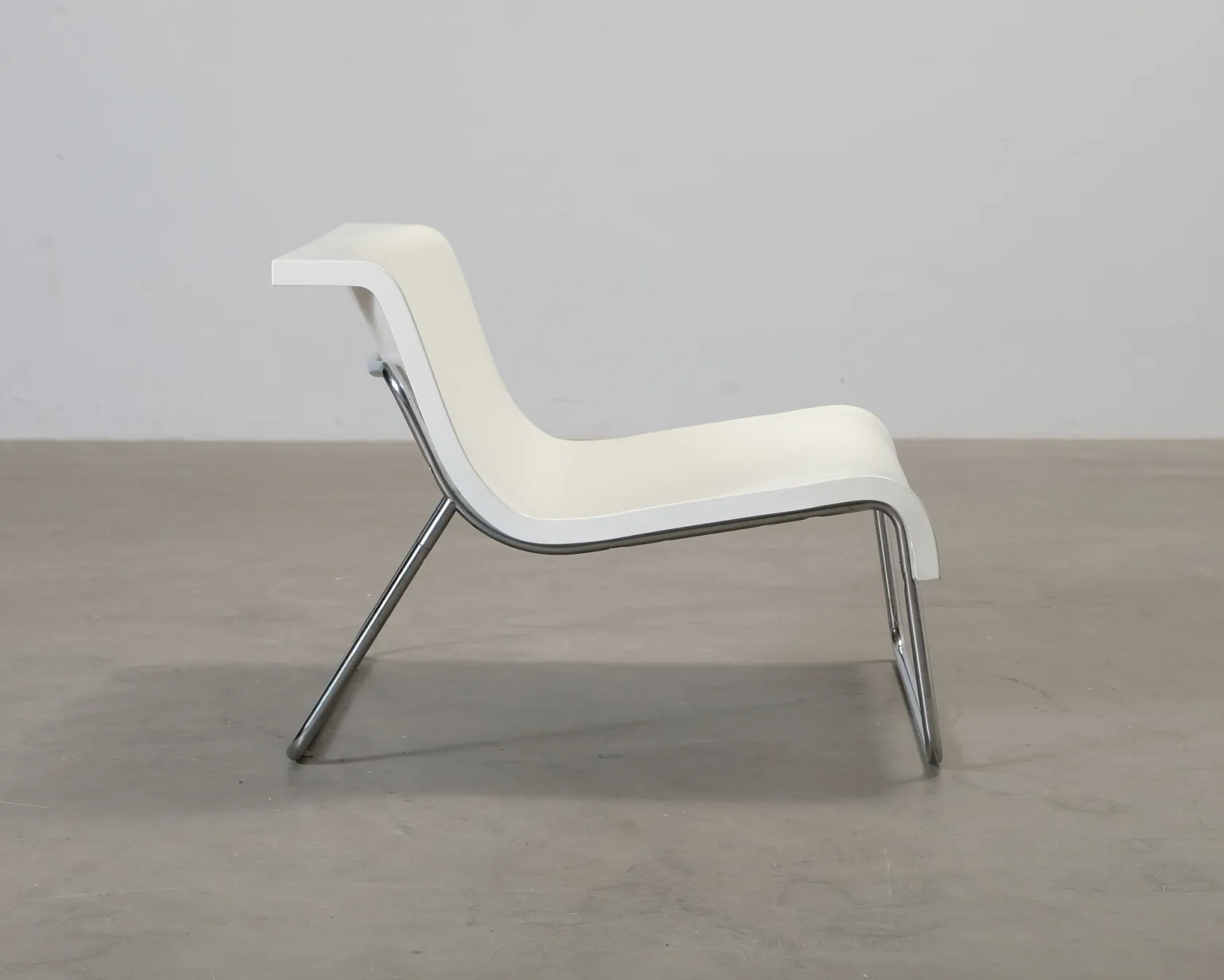Kartell Form fåtölj vit
