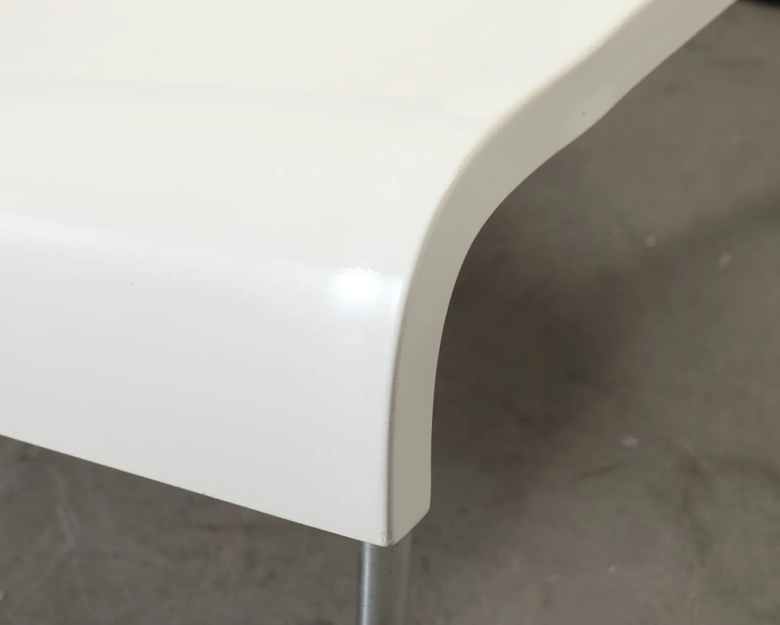 Kartell Form fåtölj vit