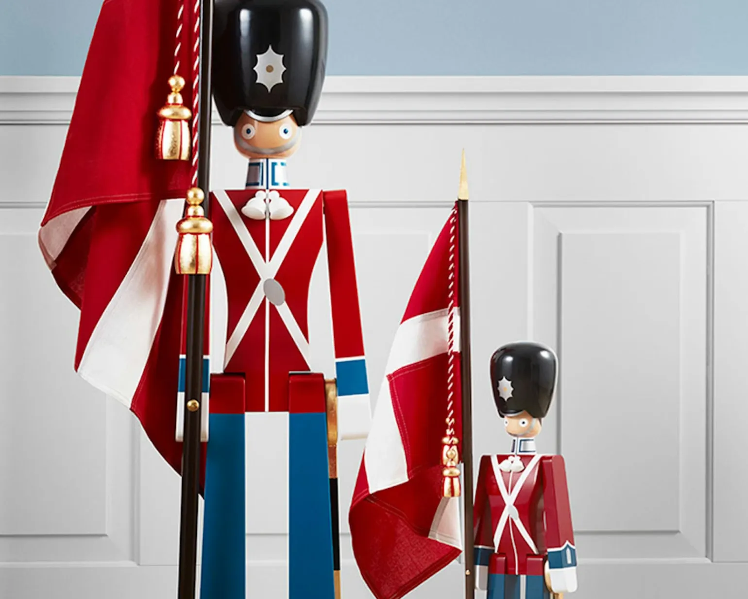 Kay Bojesen Standard-Bearer Medium