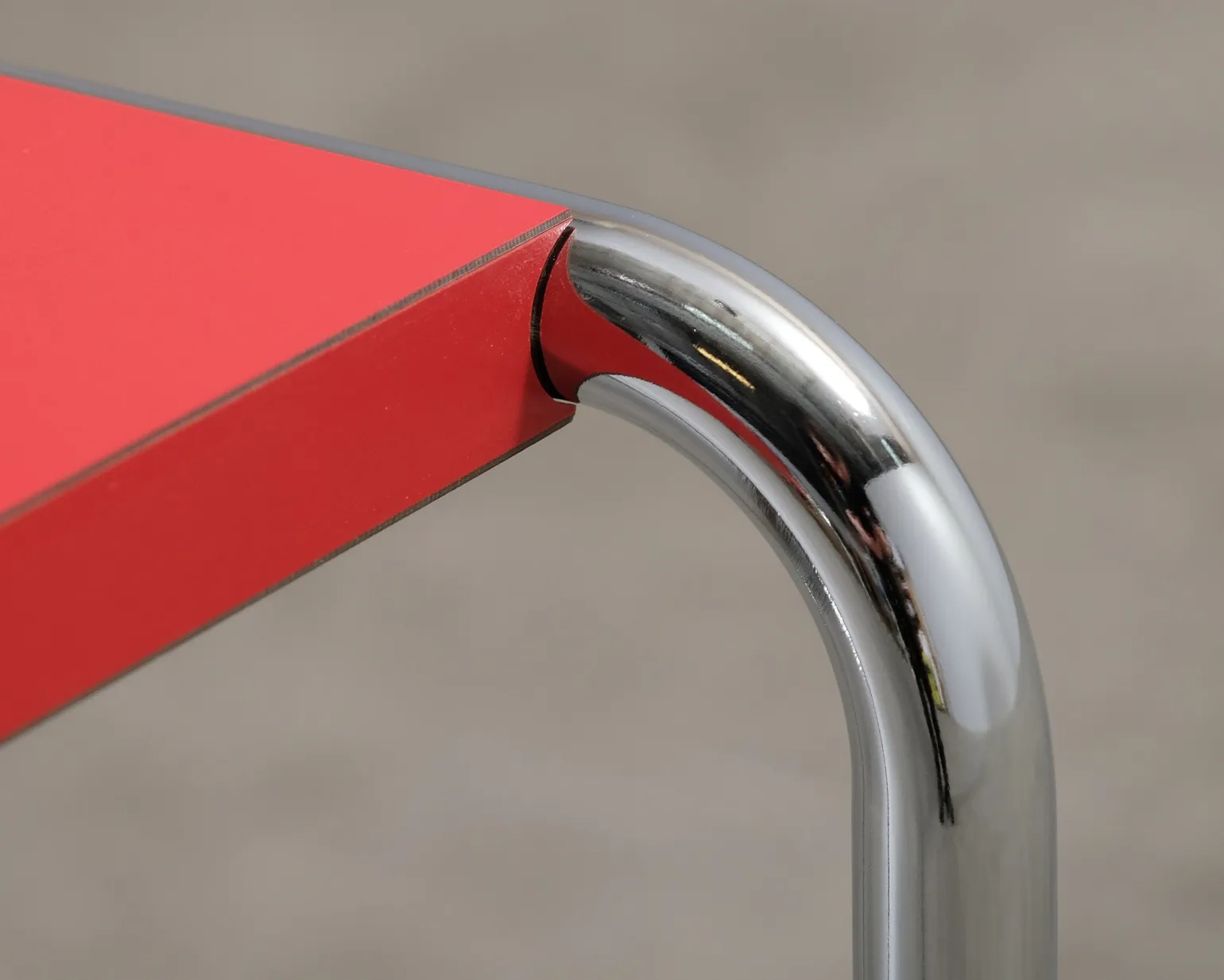 Knoll Laccio sidobord röd