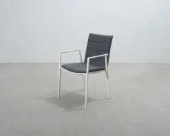 Lammhults Archal karmstol grå