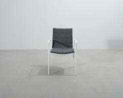 Lammhults Archal karmstol grå