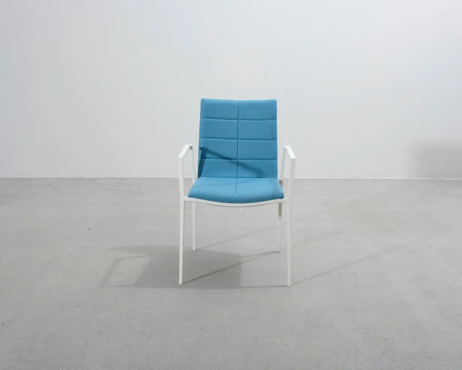 Lammhults Archal karmstol turkos