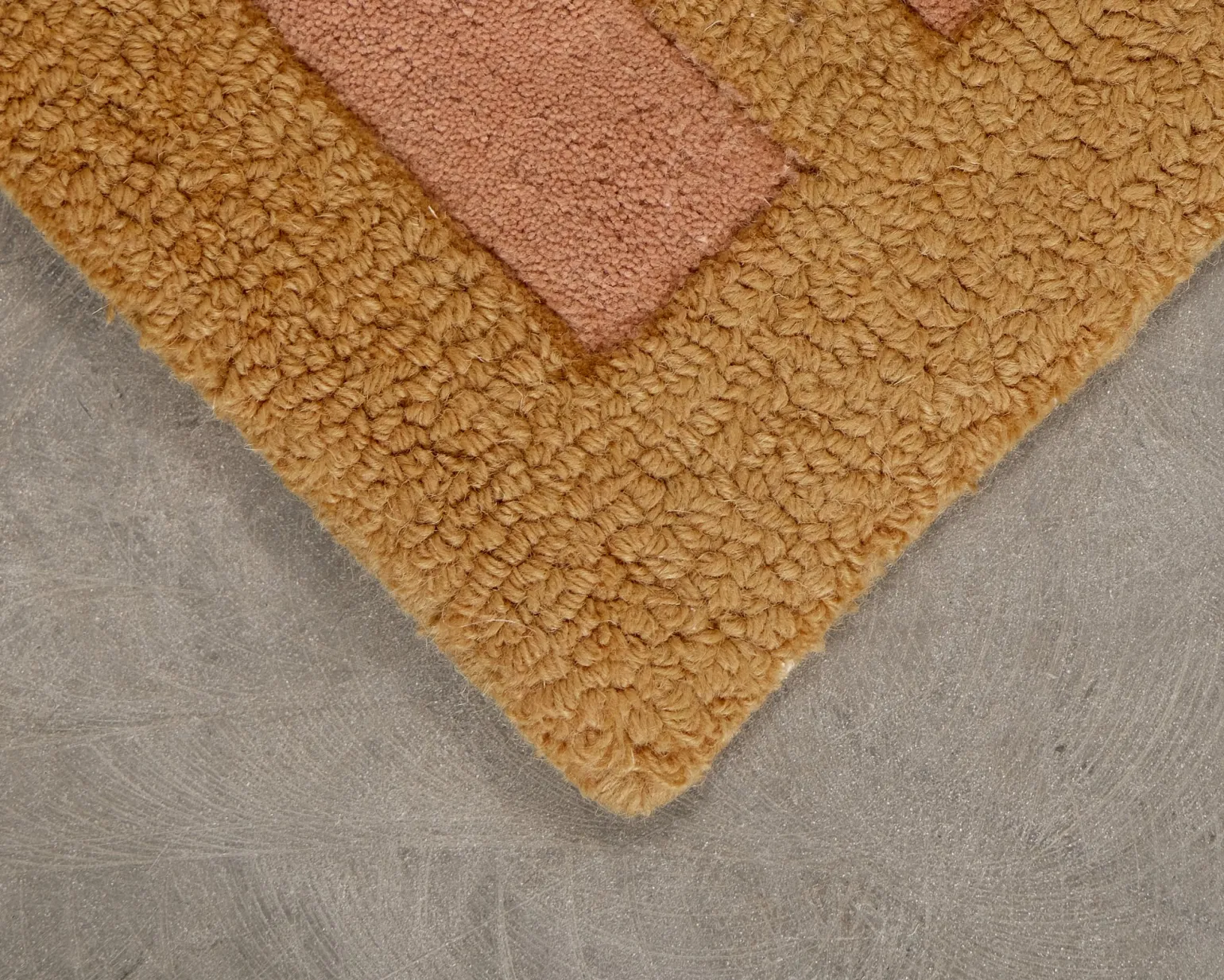 Layered Alice Crawley Indocine matta 250 x 350 cm Mellow Rose