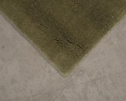 Layered Classic Solid Wool ullmatta 180 x 270 cm Capulet Olive