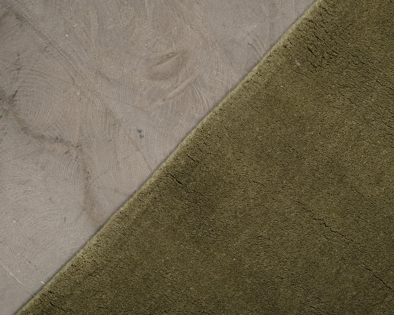 Layered Classic Solid Wool ullmatta 180 x 270 cm Capulet Olive