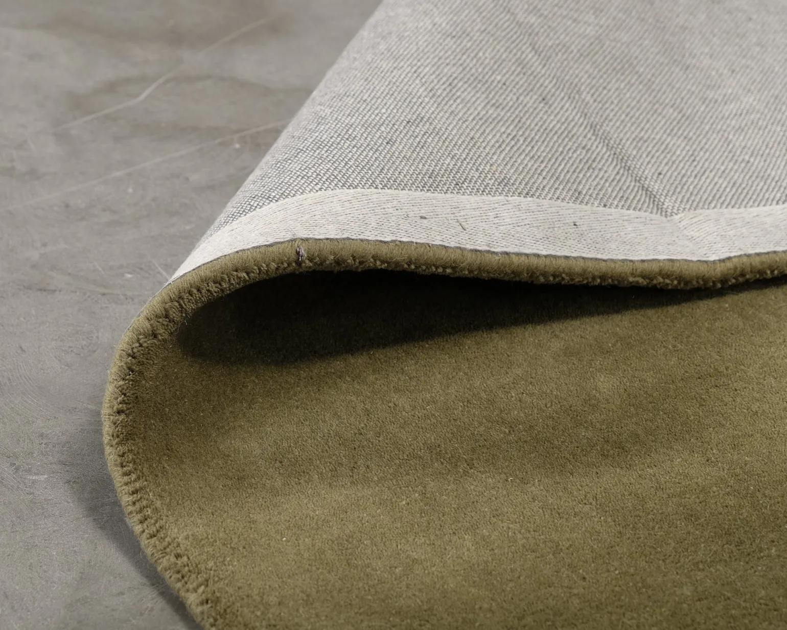 Layered Classic Solid Wool ullmatta 180 x 270 cm Capulet Olive