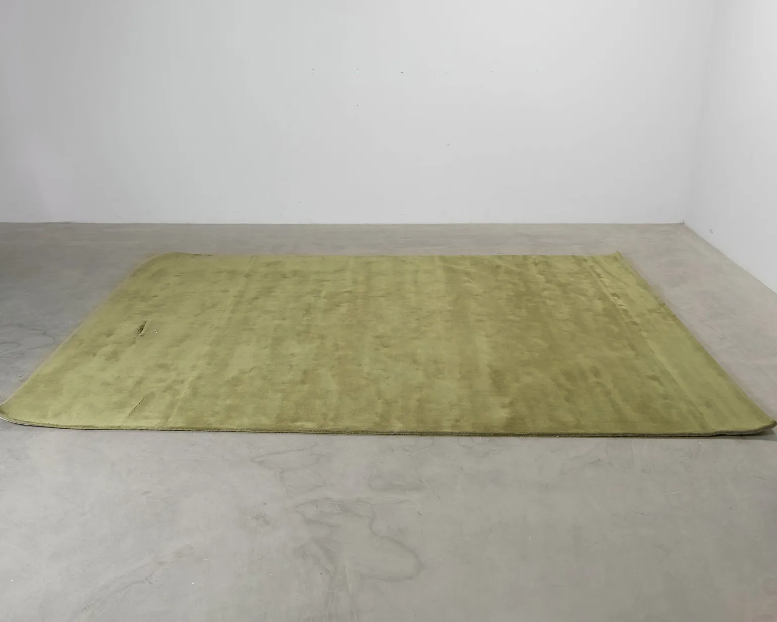 Layered Classic Solid Wool ullmatta 300 x 400 cm Capulet Olive