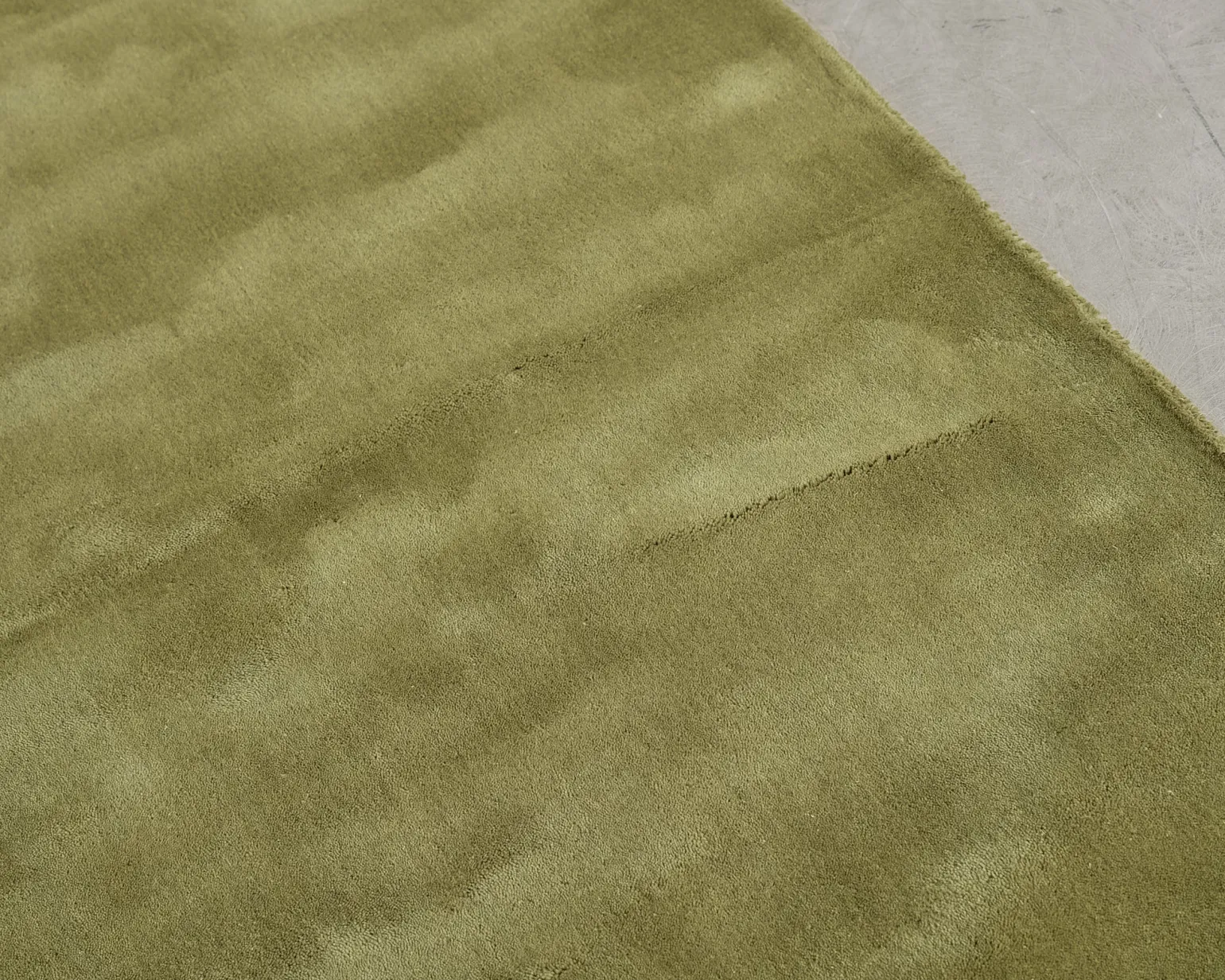Layered Classic Solid Wool ullmatta 300 x 400 cm Capulet Olive