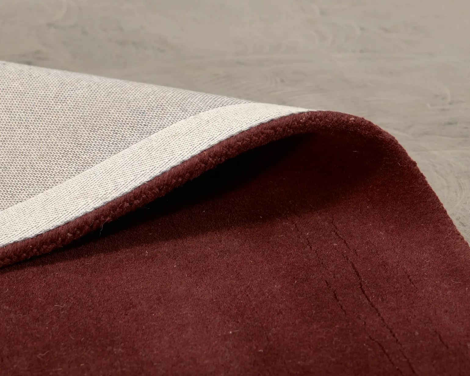 Layered Classic Solid Wool ullmatta 200 x 300 cm vinröd