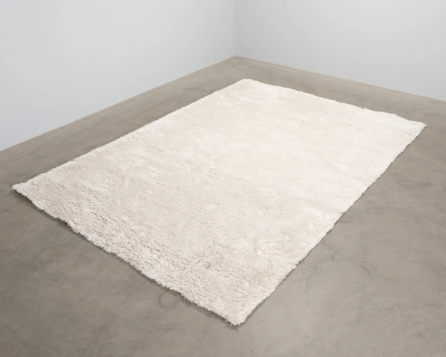 Layered Fallingwater matta 250 x 350 cm Bone White
