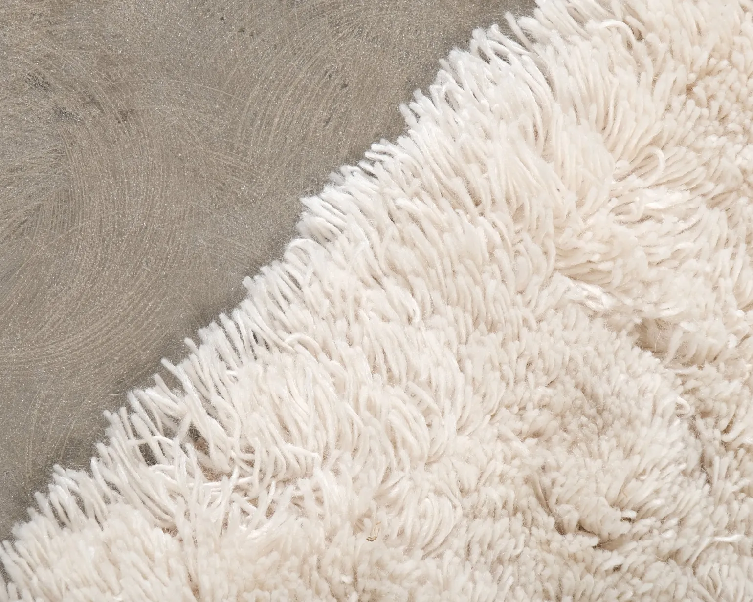 Layered Fallingwater matta 250 x 350 cm Bone White