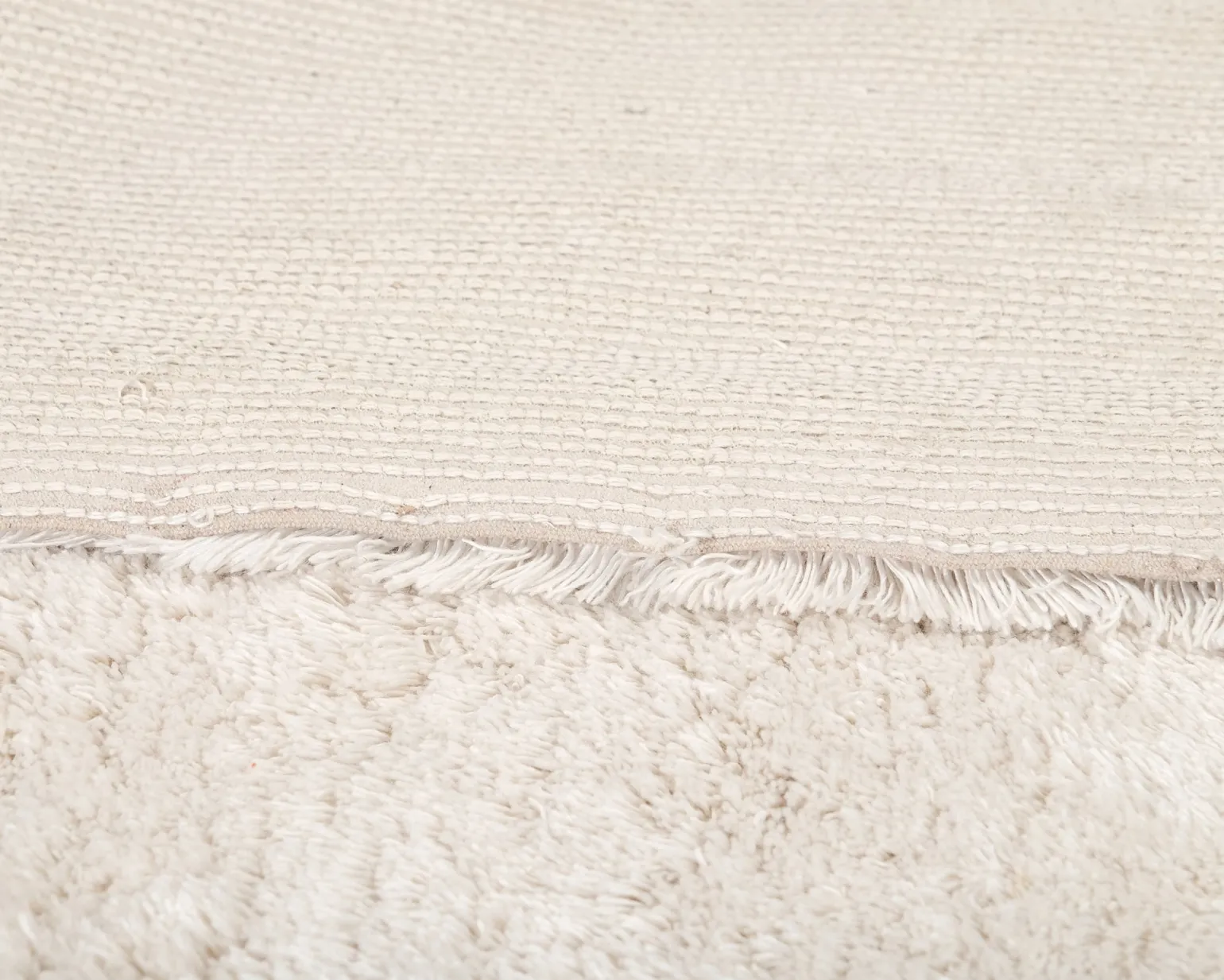 Layered Fallingwater matta 250 x 350 cm Bone White
