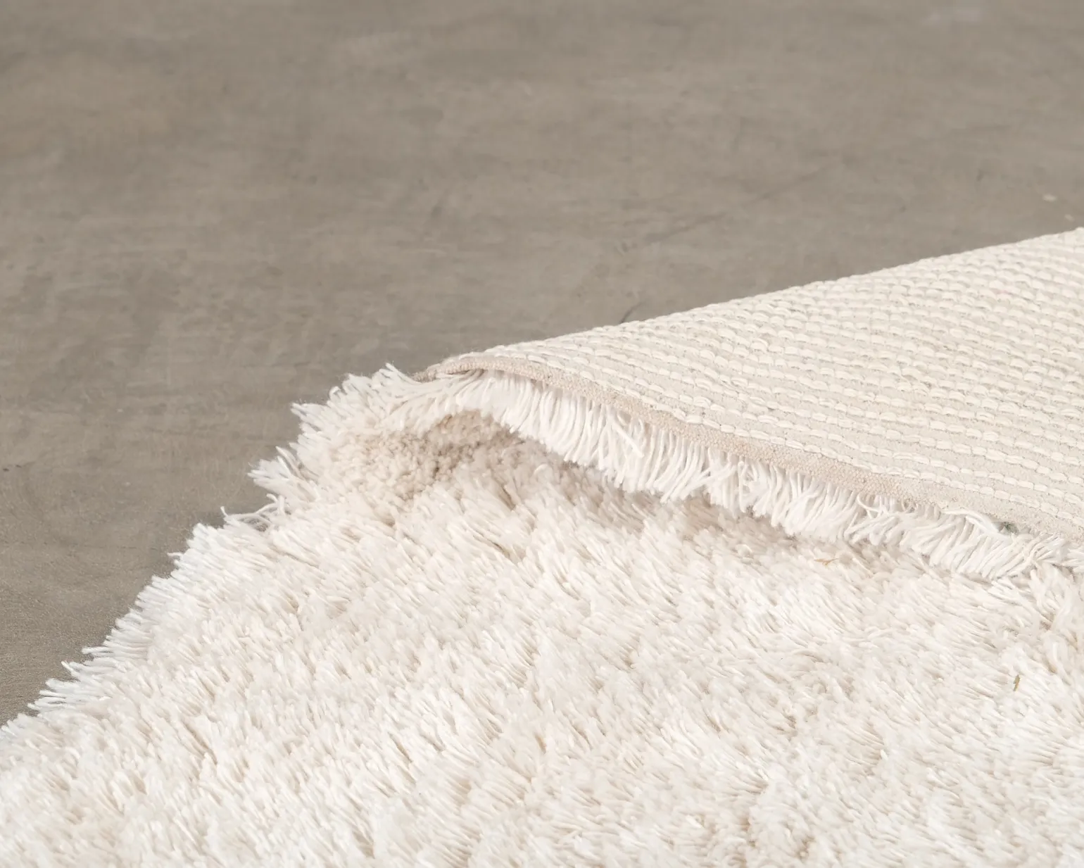 Layered Fallingwater matta 250 x 350 cm Bone White