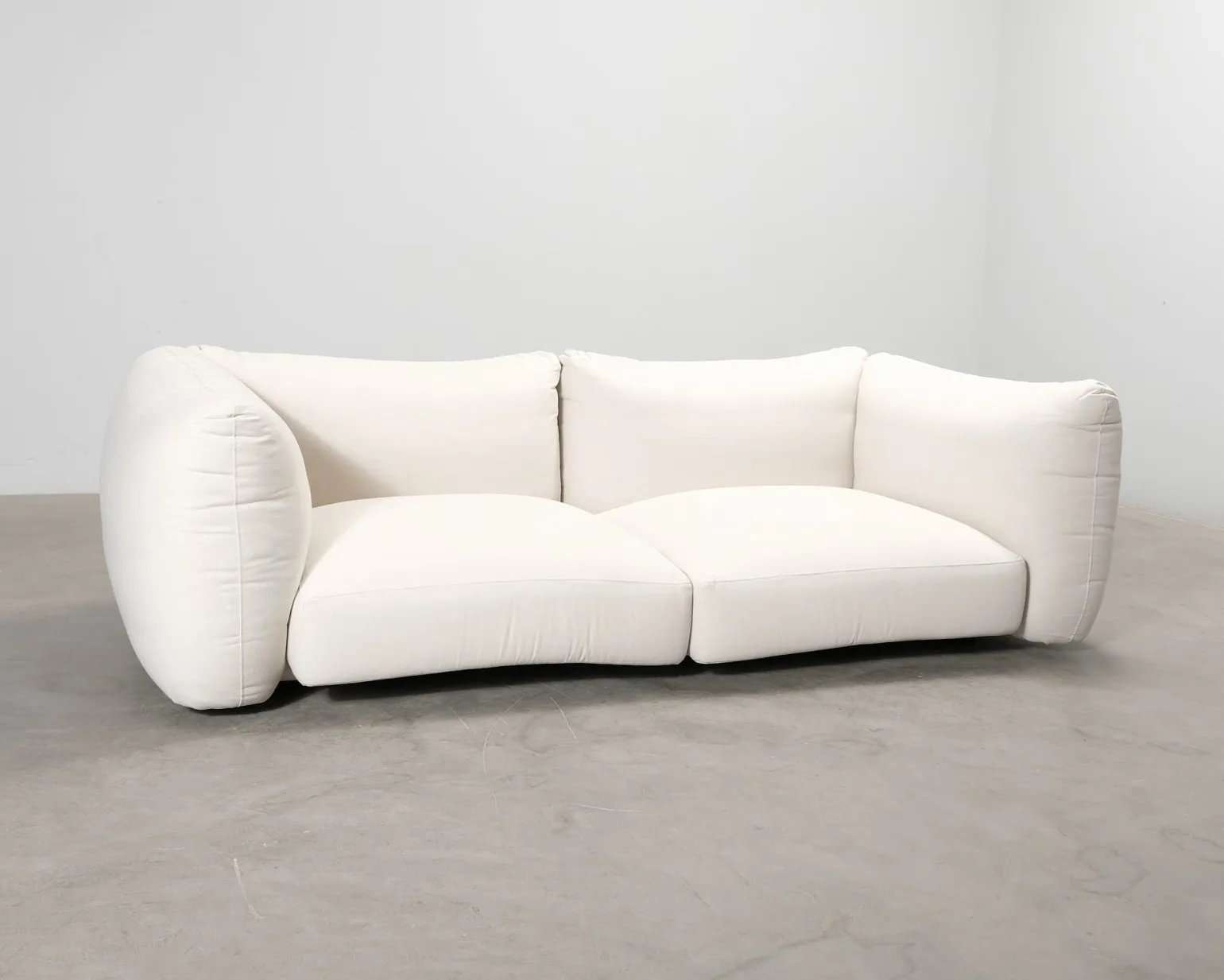 Layered Lotta Agaton 2-sits soffa naturvit