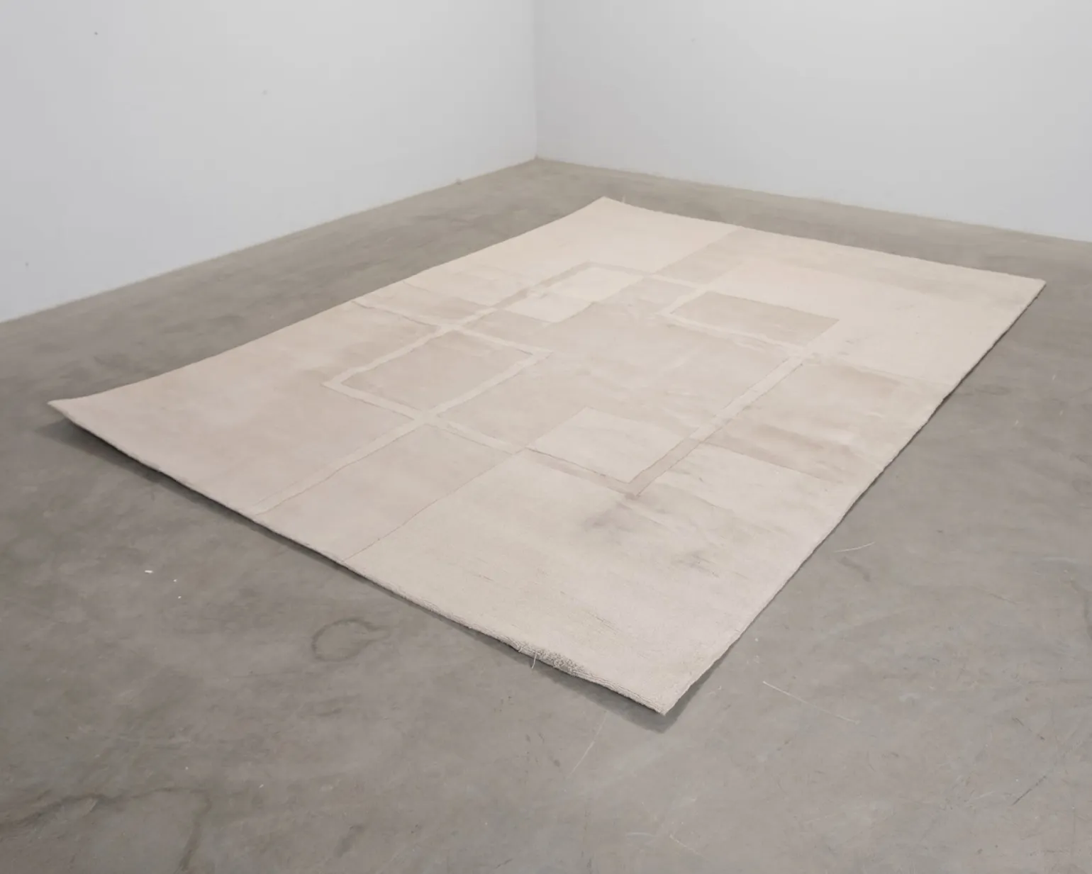 Layered Swedish Grace matta 246 x 345 cm