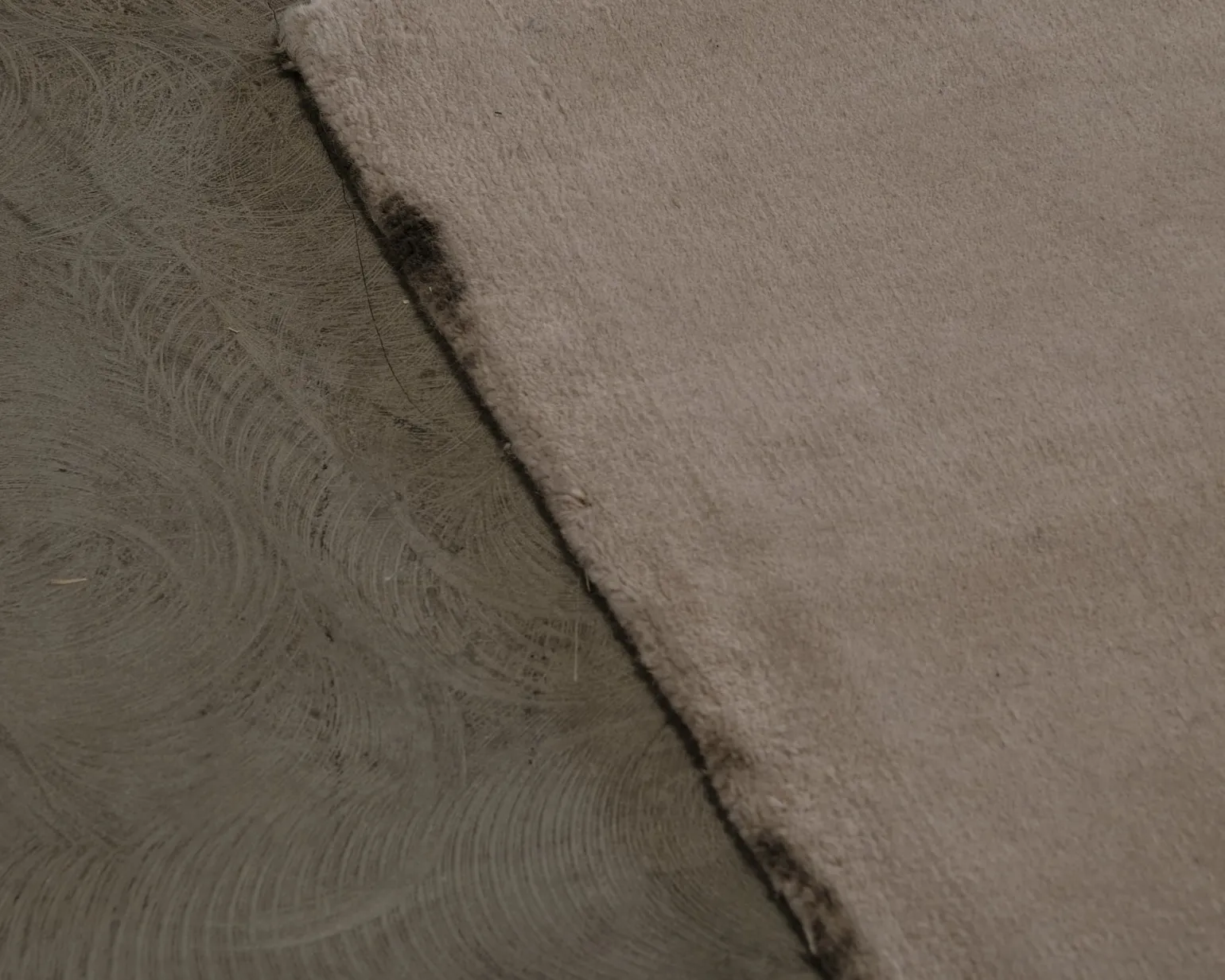 Layered Swedish Grace matta 246 x 345 cm