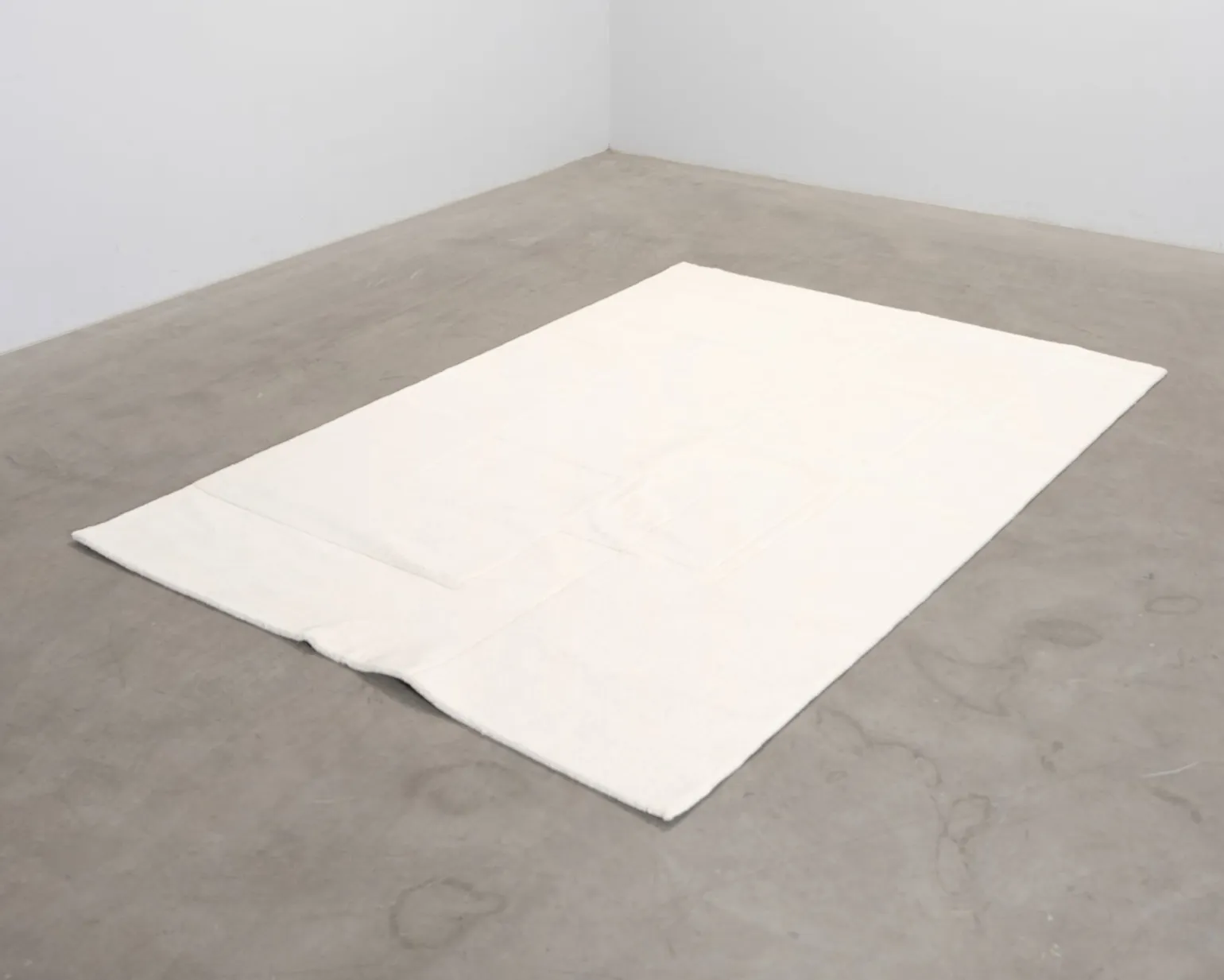 Layered Swedish Grace ullmatta 180 x 270 cm naturvit