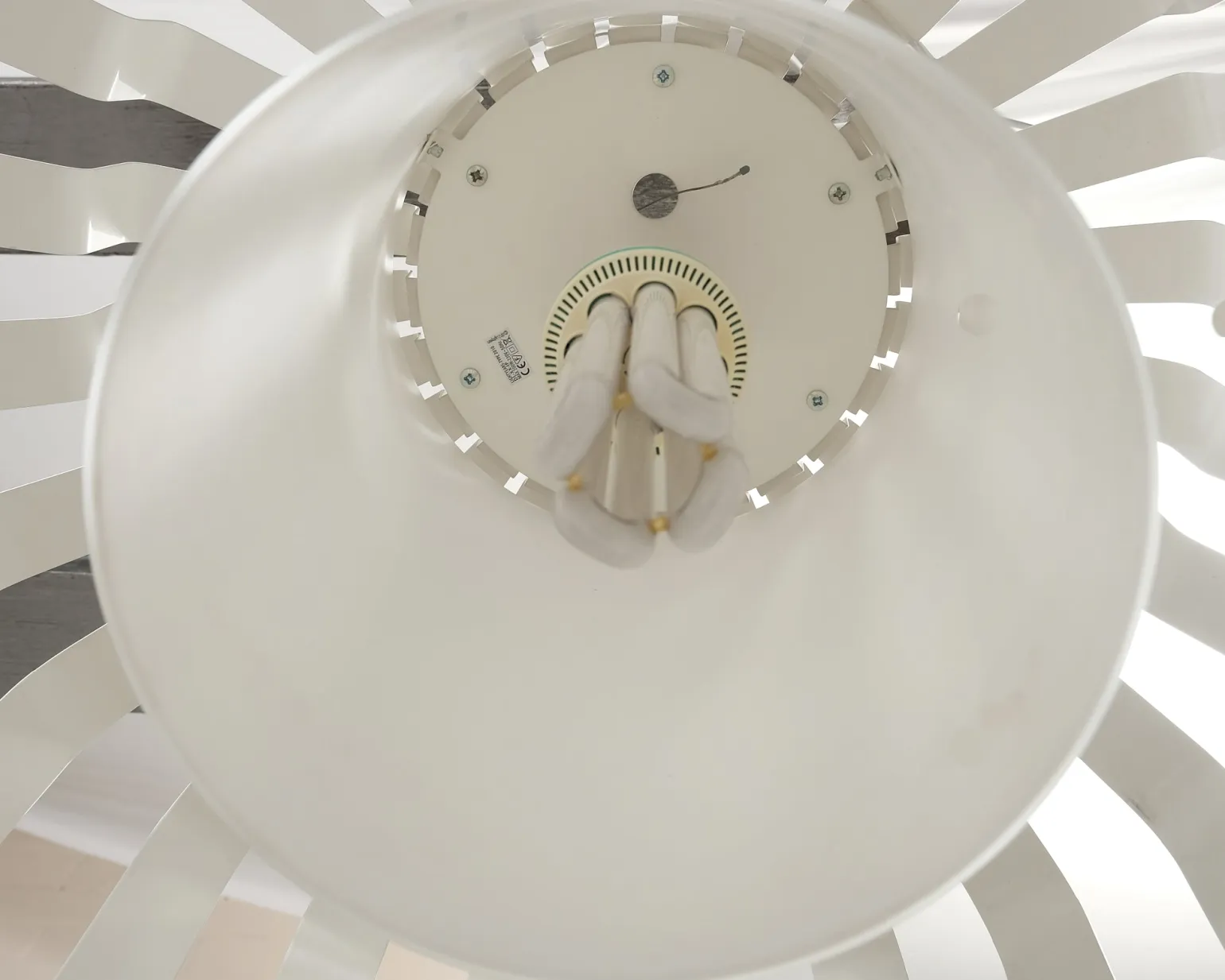 Lightyears Pallas pendellampa vit