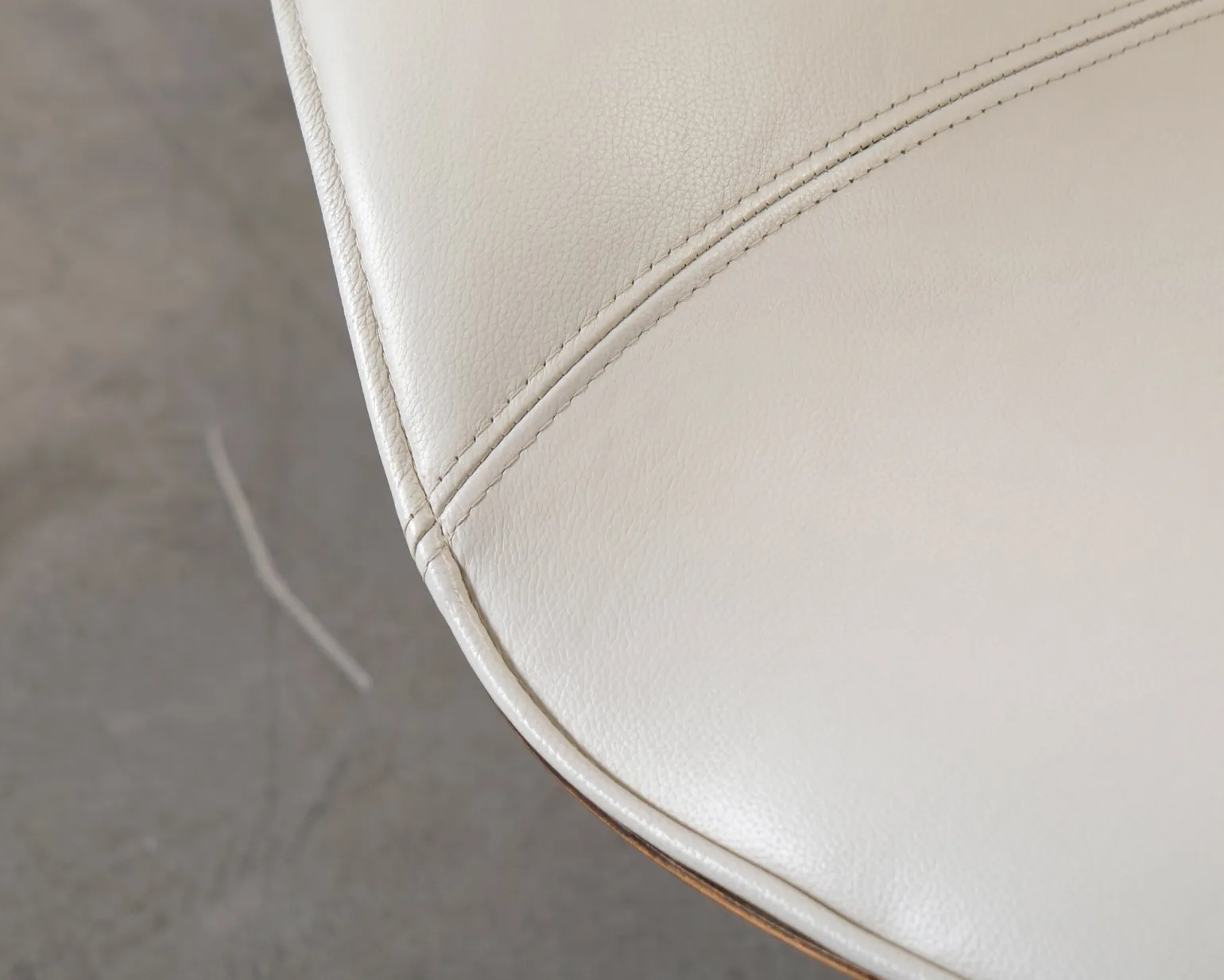 Ligne Roset Myo fåtölj vit